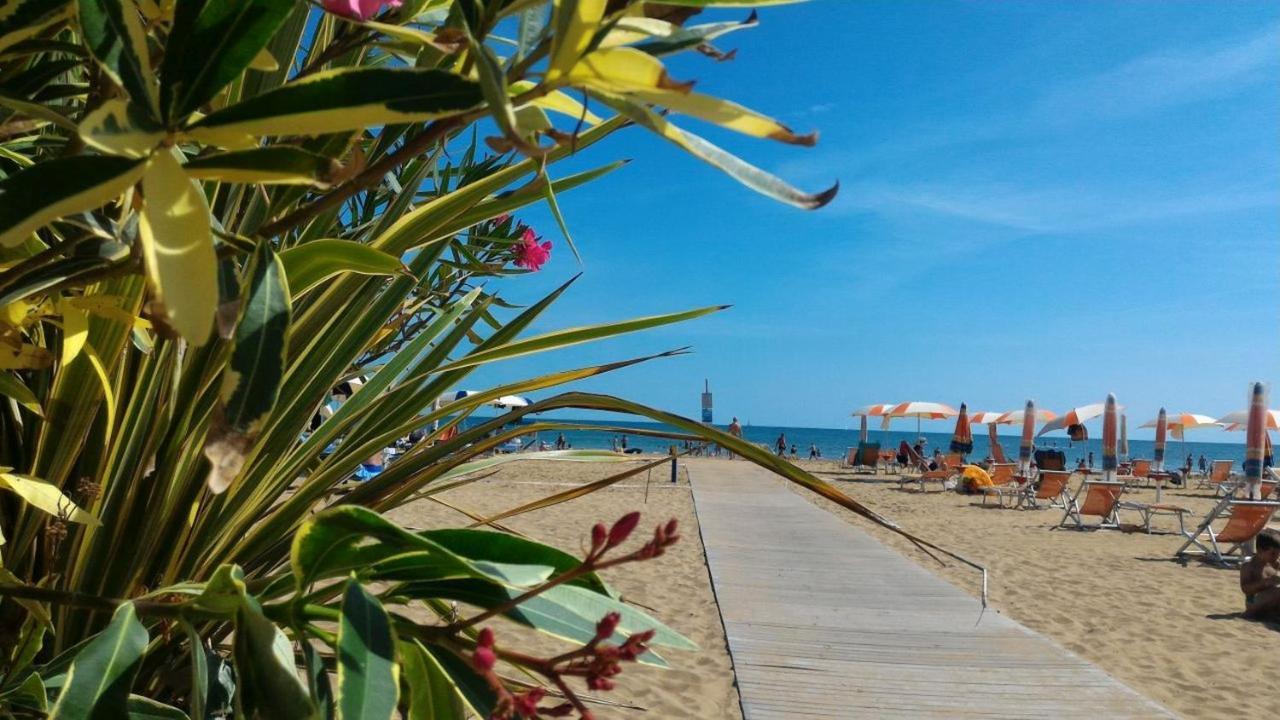Appartamenti Massimo Bibione Exterior foto
